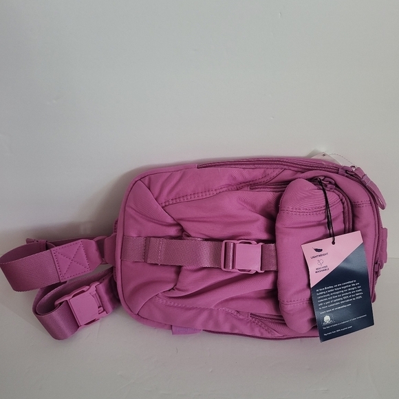 Brand new with tags- Vera Bradley Women\'s Cotton Utility Sling Backpack orchid main image 5